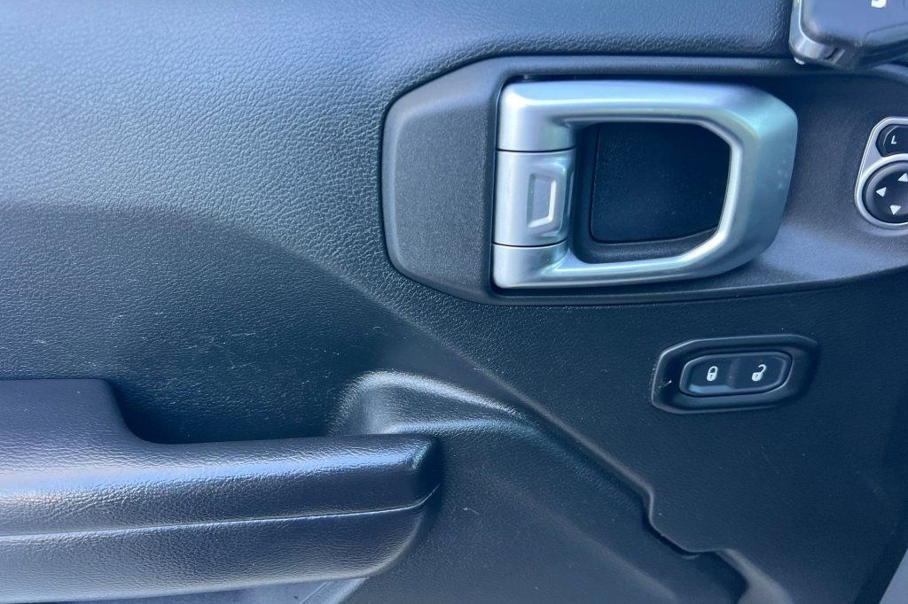 Used 2020 Jeep Wrangler Unlimited Sport S AWD/4WD image 8