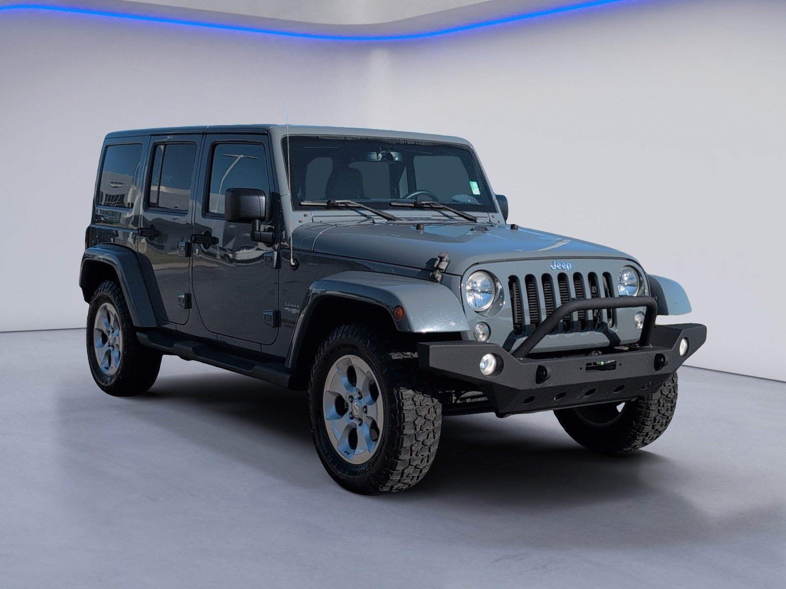 Used 2015 Jeep Wrangler Unlimited Sahara w/ Connectivity Group AWD/4WD image 8