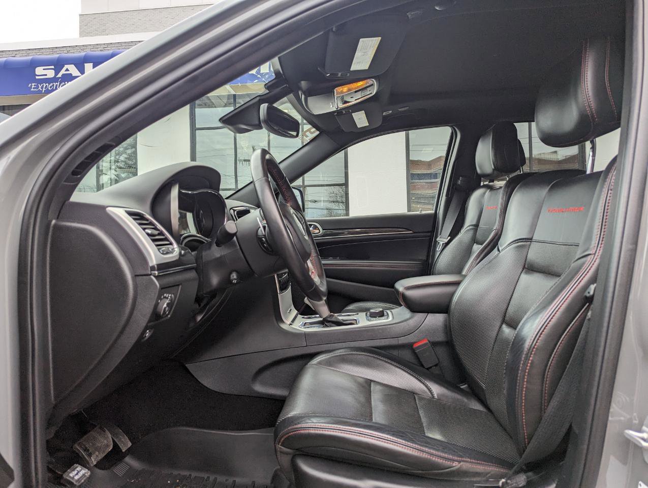 Used 2019 Jeep Grand Cherokee Trailhawk w/ Trailhawk Luxury Group image 12