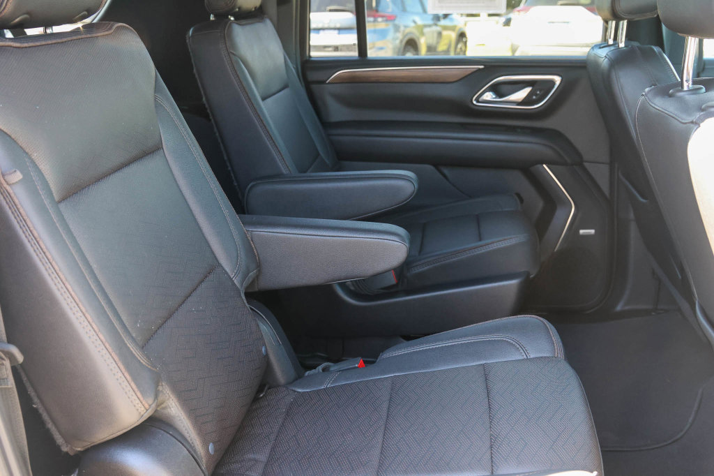 Used 2022 Chevrolet Suburban High Country w/ LPO, Illumination Package AWD/4WD image 20