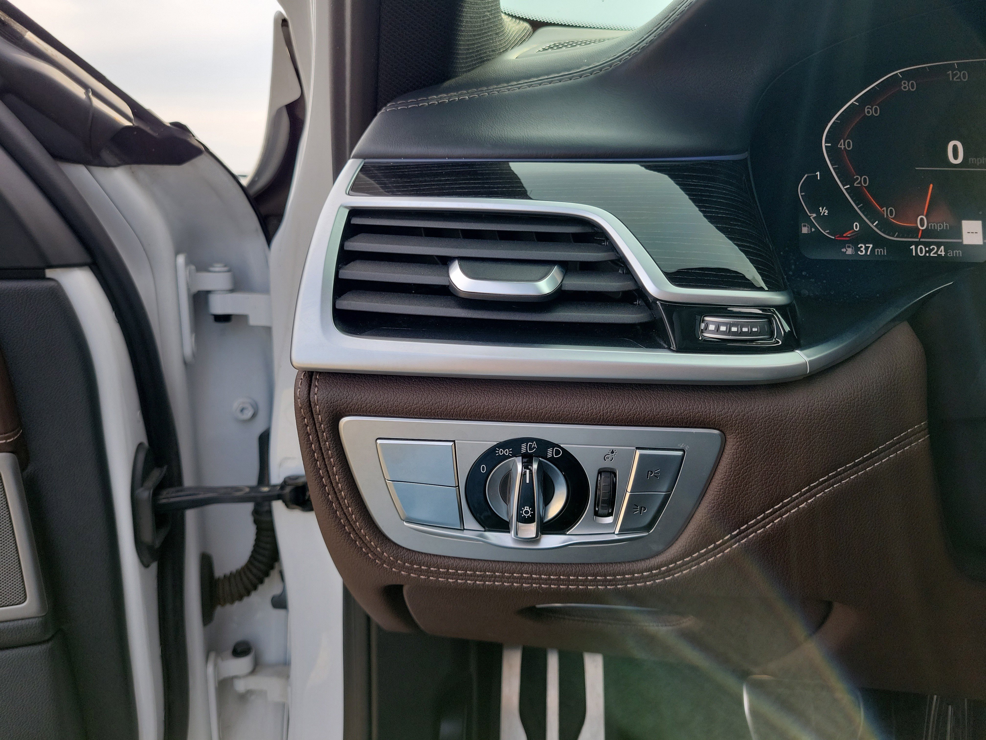 Used 2020 BMW 750i xDrive w/ Executive Package image 20