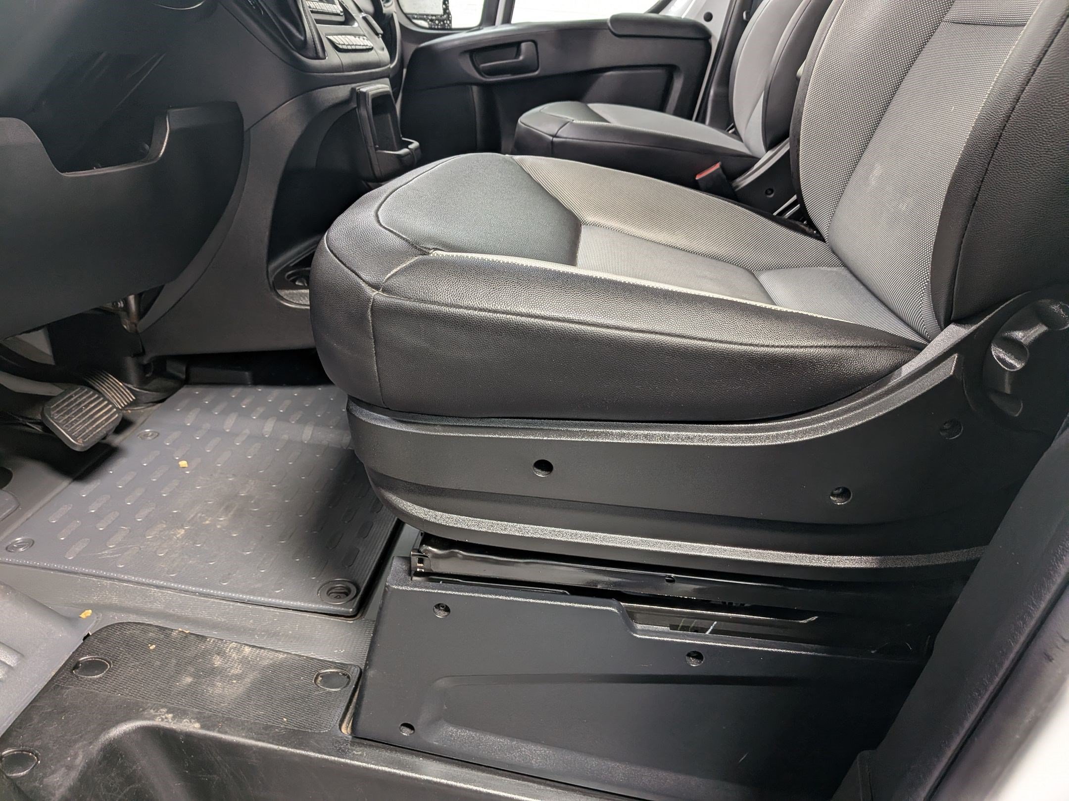 Used 2025 RAM ProMaster 2500 w/ Convenience Group FWD image 18