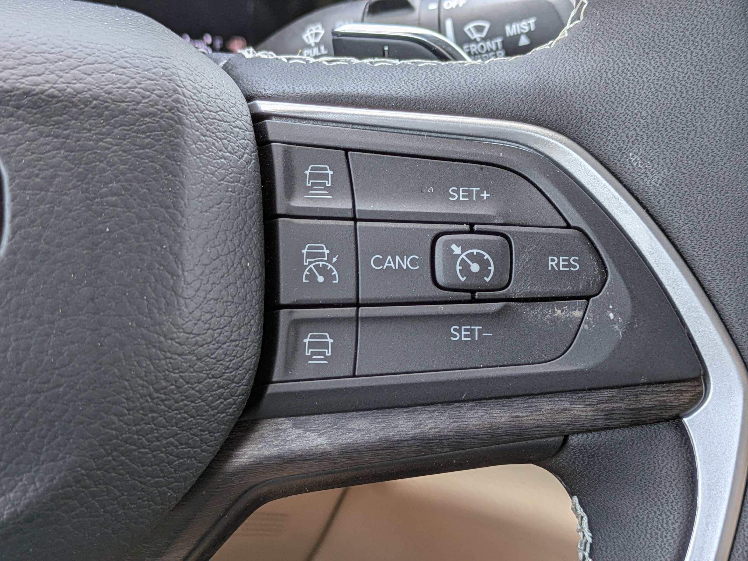 Certified 2024 Jeep Grand Cherokee Limited image 19