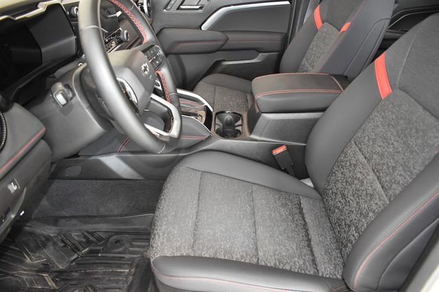 Used 2024 Chevrolet Colorado Z71 w/ Z71 Convenience Package 2 AWD/4WD image 18