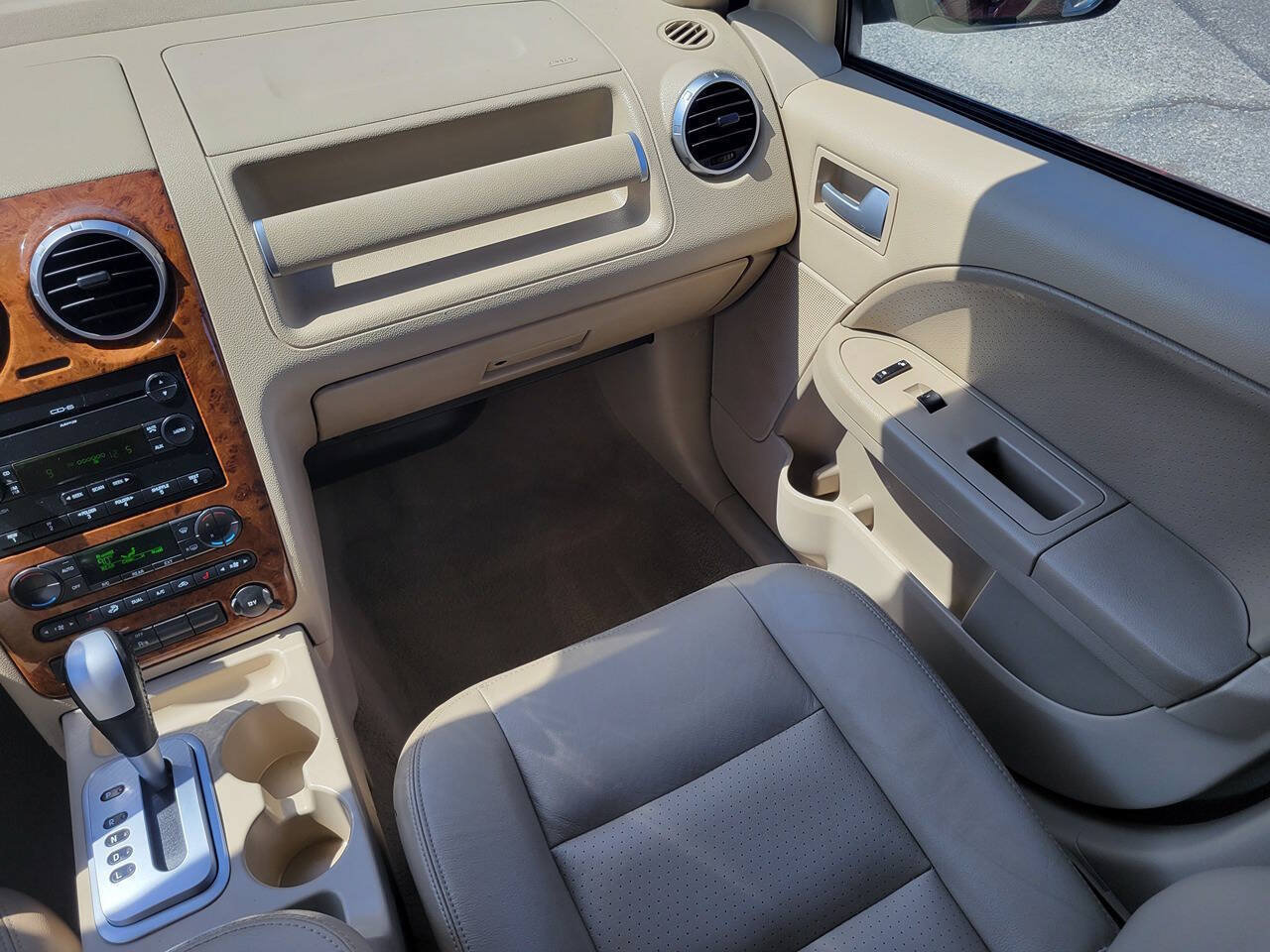 Used 2006 Ford Freestyle Limited AWD/4WD image 26