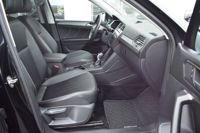 Used 2023 Volkswagen Tiguan SE FWD image 41