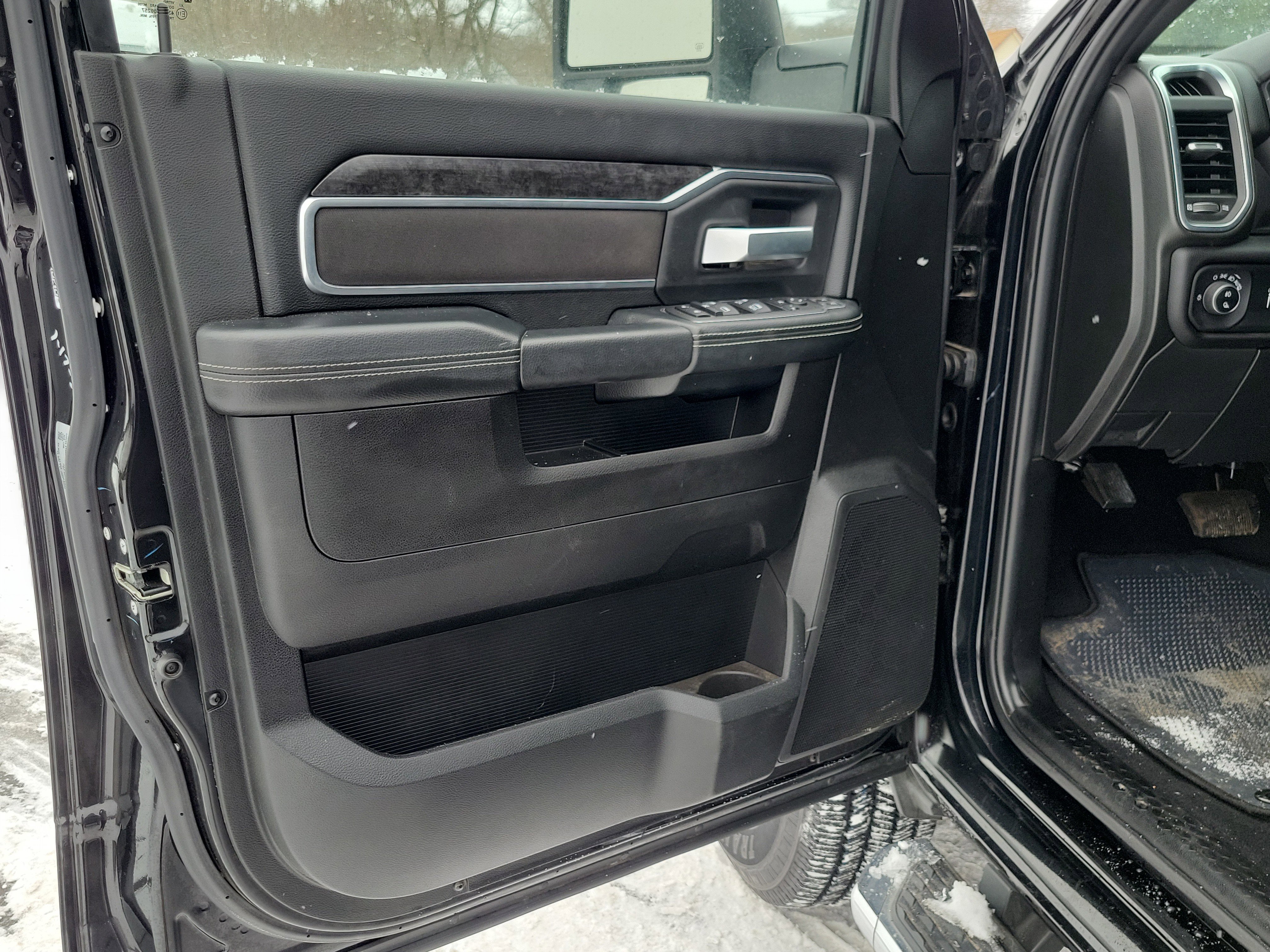 Used 2024 RAM 2500 Big Horn w/ Bed Utility Group image 6