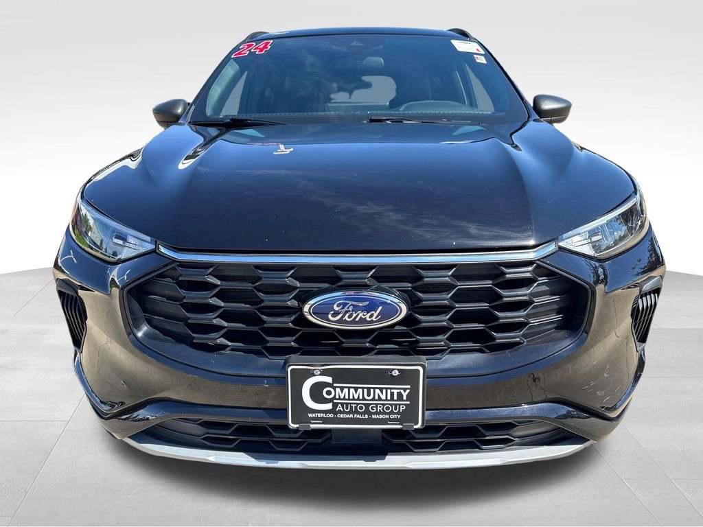 Used 2024 Ford Escape ST-Line w/ Tech Pack #1 AWD/4WD image 9