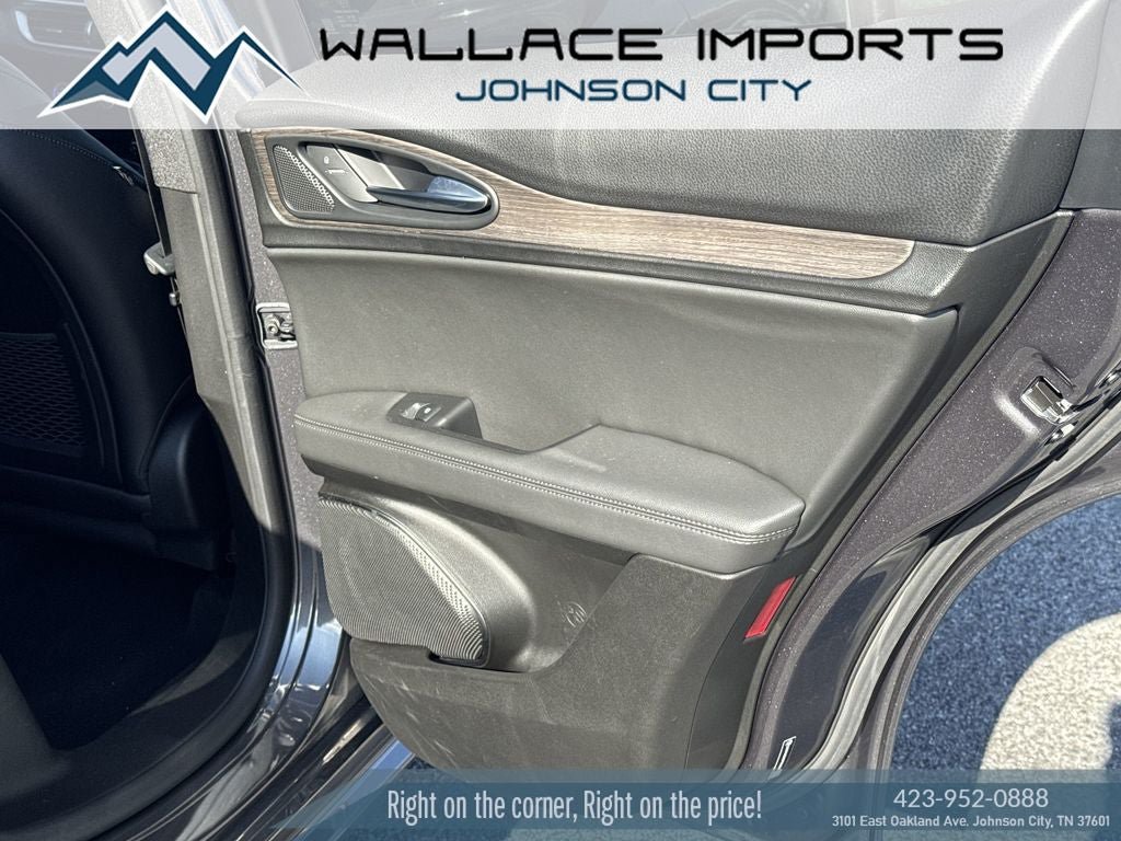Used 2023 Alfa Romeo Stelvio Ti AWD/4WD image 42