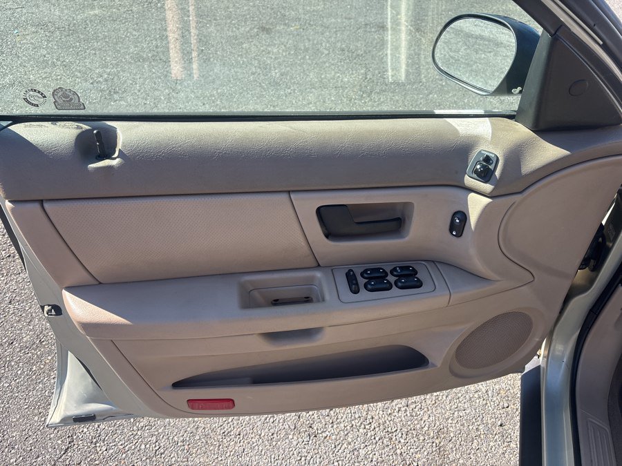 Used 2003 Ford Taurus SE FWD image 11