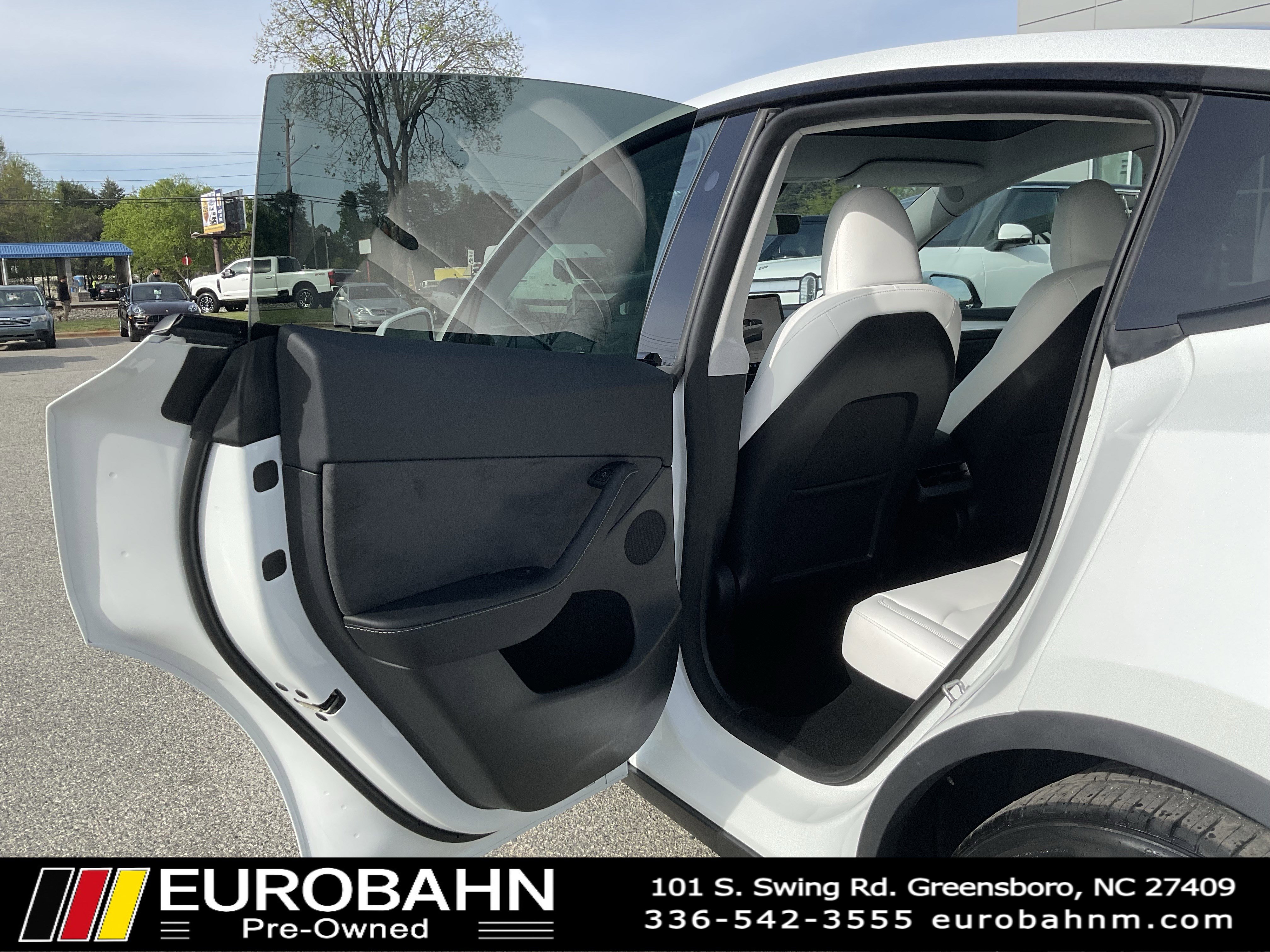 Used 2024 Tesla Model Y Performance image 12