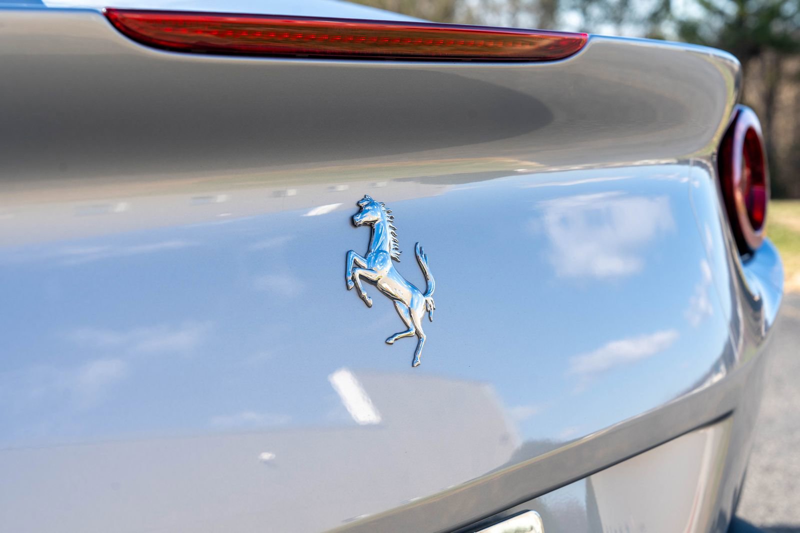 Used 2019 Ferrari Portofino image 16