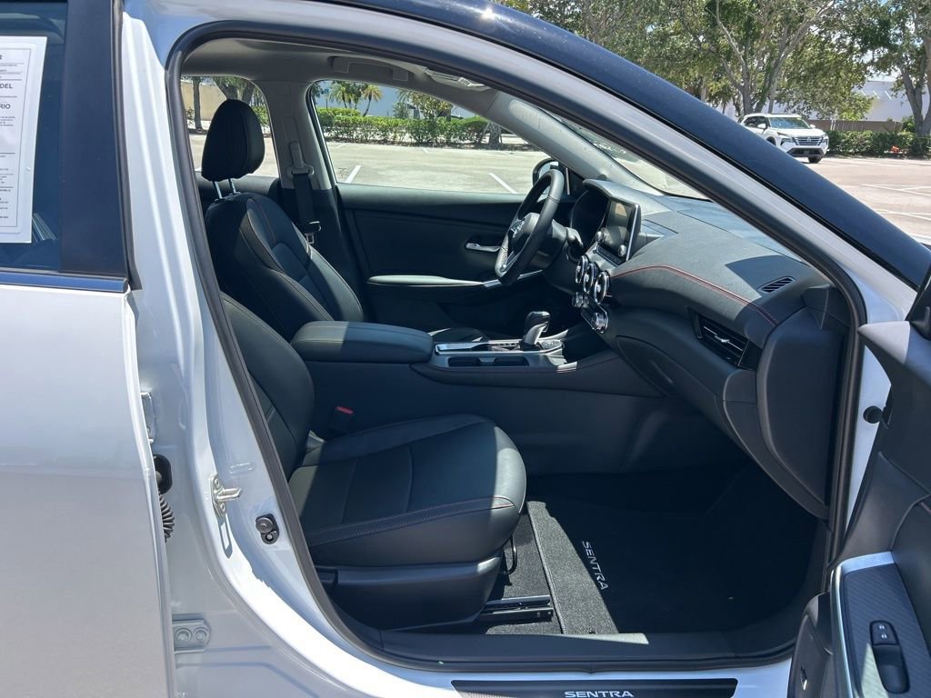 Certified 2025 Nissan Sentra SR w/ SR Premium Package FWD image 41