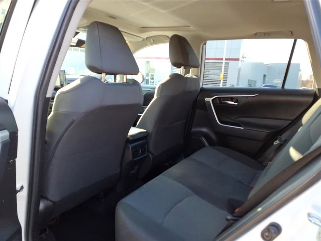 Used 2022 Toyota RAV4 XLE image 25