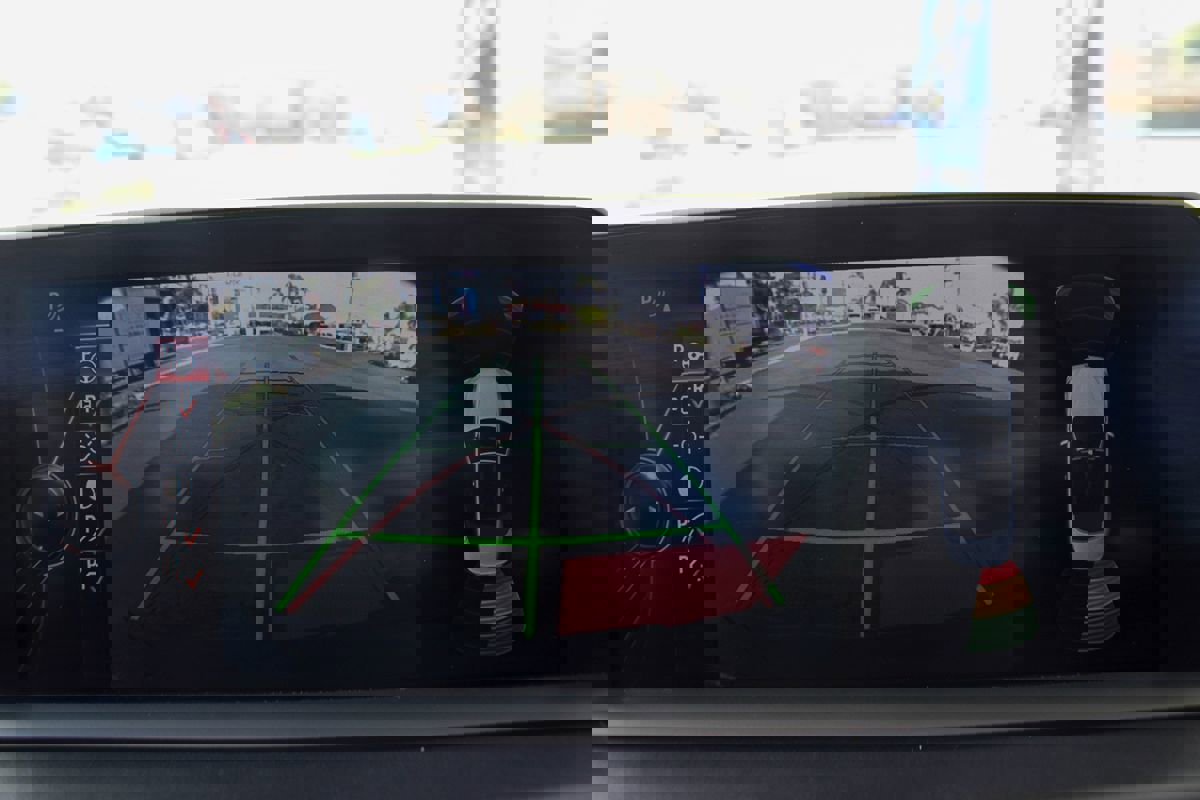 Used 2015 BMW M4 Convertible image 43