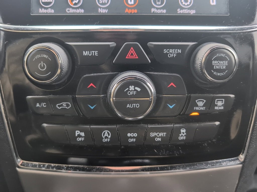 Used 2020 Jeep Grand Cherokee Laredo w/ 18" Wheel & 8.4" Radio Group image 32