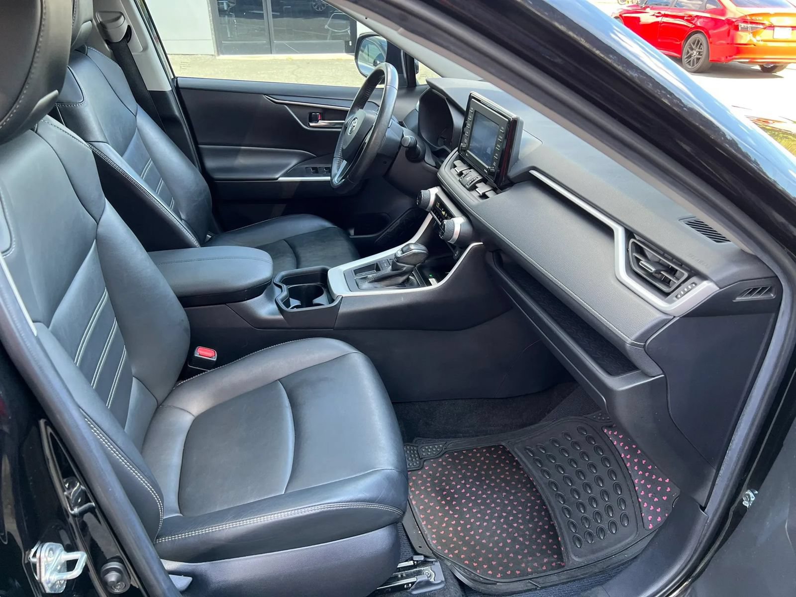 Used 2021 Toyota RAV4 XLE Premium FWD image 7