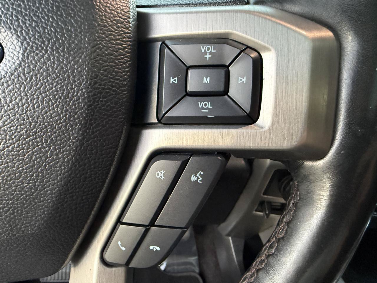 Used 2018 Ford F150 Platinum w/ Equipment Group 701A Luxury AWD/4WD image 24