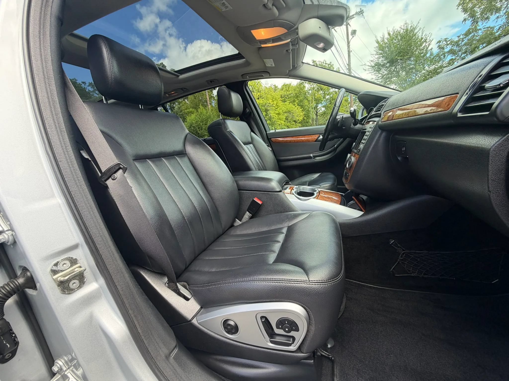 Used 2009 Mercedes-Benz R 350 4MATIC image 15