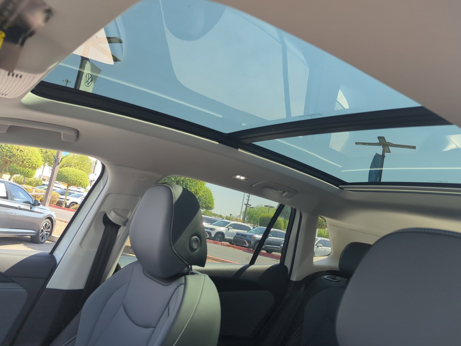 New 2025 Volkswagen Tiguan SE image 31