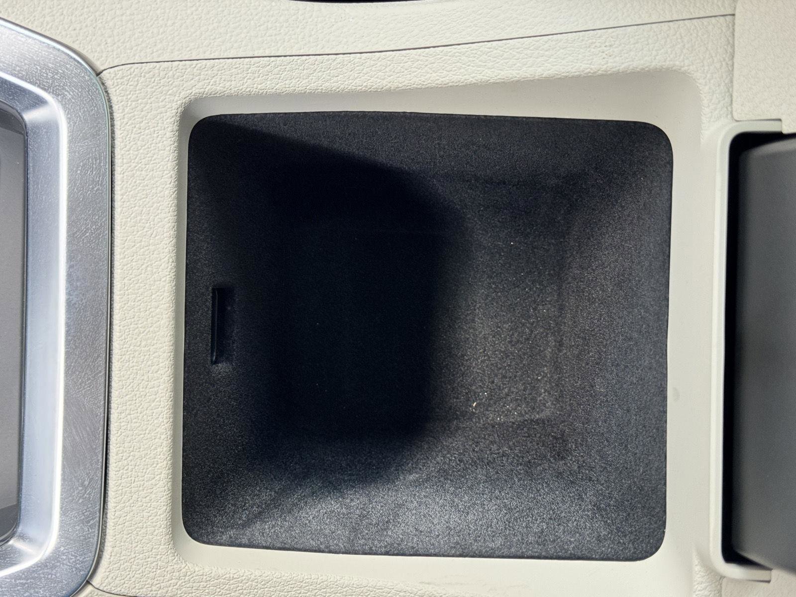 Used 2022 Audi e-tron Premium Plus w/ Premium Plus Package image 20