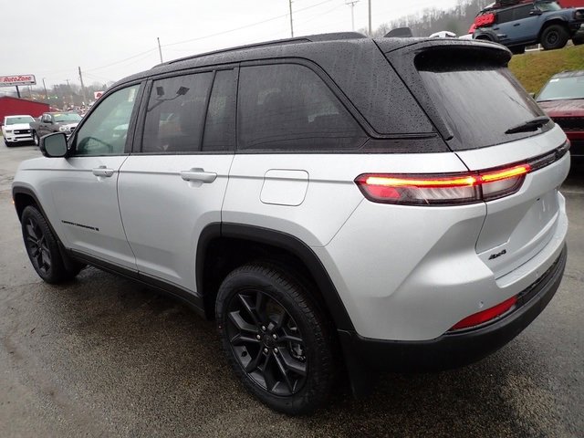 New 2025 Jeep Grand Cherokee Limited w/ MOPAR Finishing Package image 3