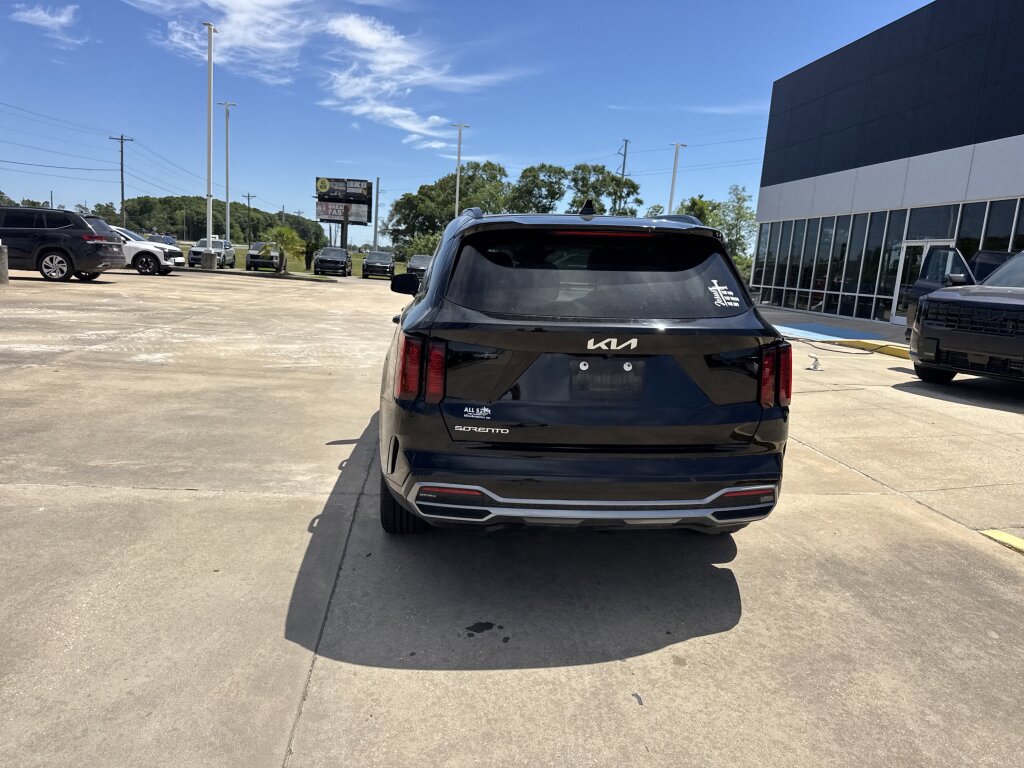 Certified 2023 Kia Sorento EX w/ Panoramic Sunroof Package image 20
