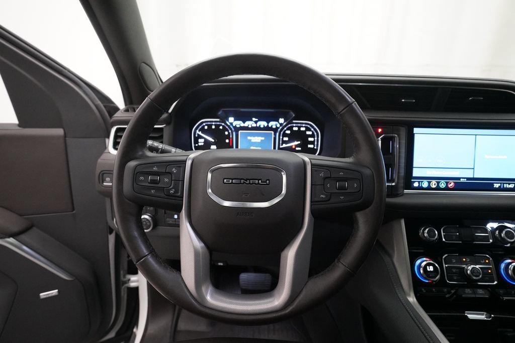 Used 2021 GMC Yukon Denali w/ Denali Premium Package AWD/4WD image 4