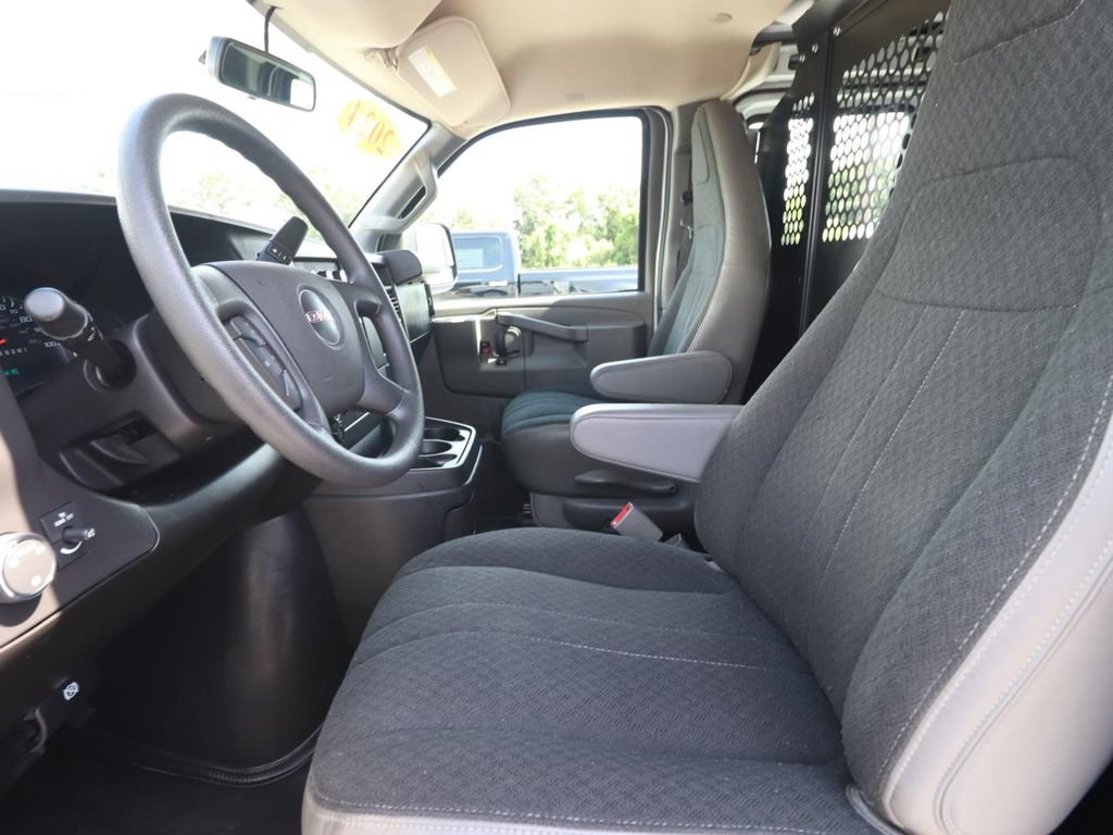 Used 2024 GMC Savana 2500 w/ Driver Convenience Package RWD image 2