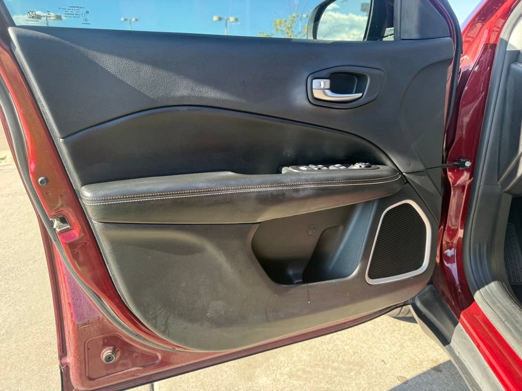 Used 2020 Jeep Compass Latitude AWD/4WD image 13