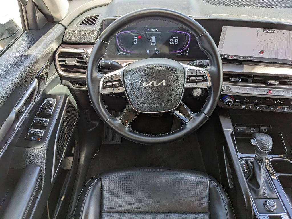 Certified 2025 Kia Telluride LX image 16
