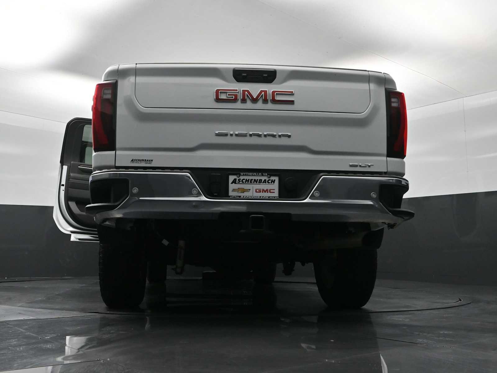 Used 2024 GMC Sierra 2500 SLT w/ SLT Premium Package image 35