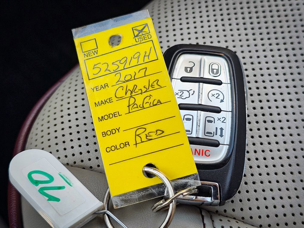 Used 2017 Chrysler Pacifica Limited w/ UConnect Theater Package image 42