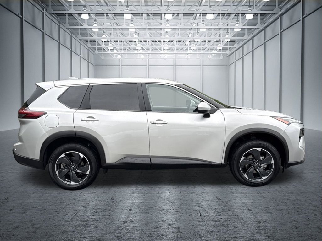 Used 2025 Nissan Rogue SV FWD image 10