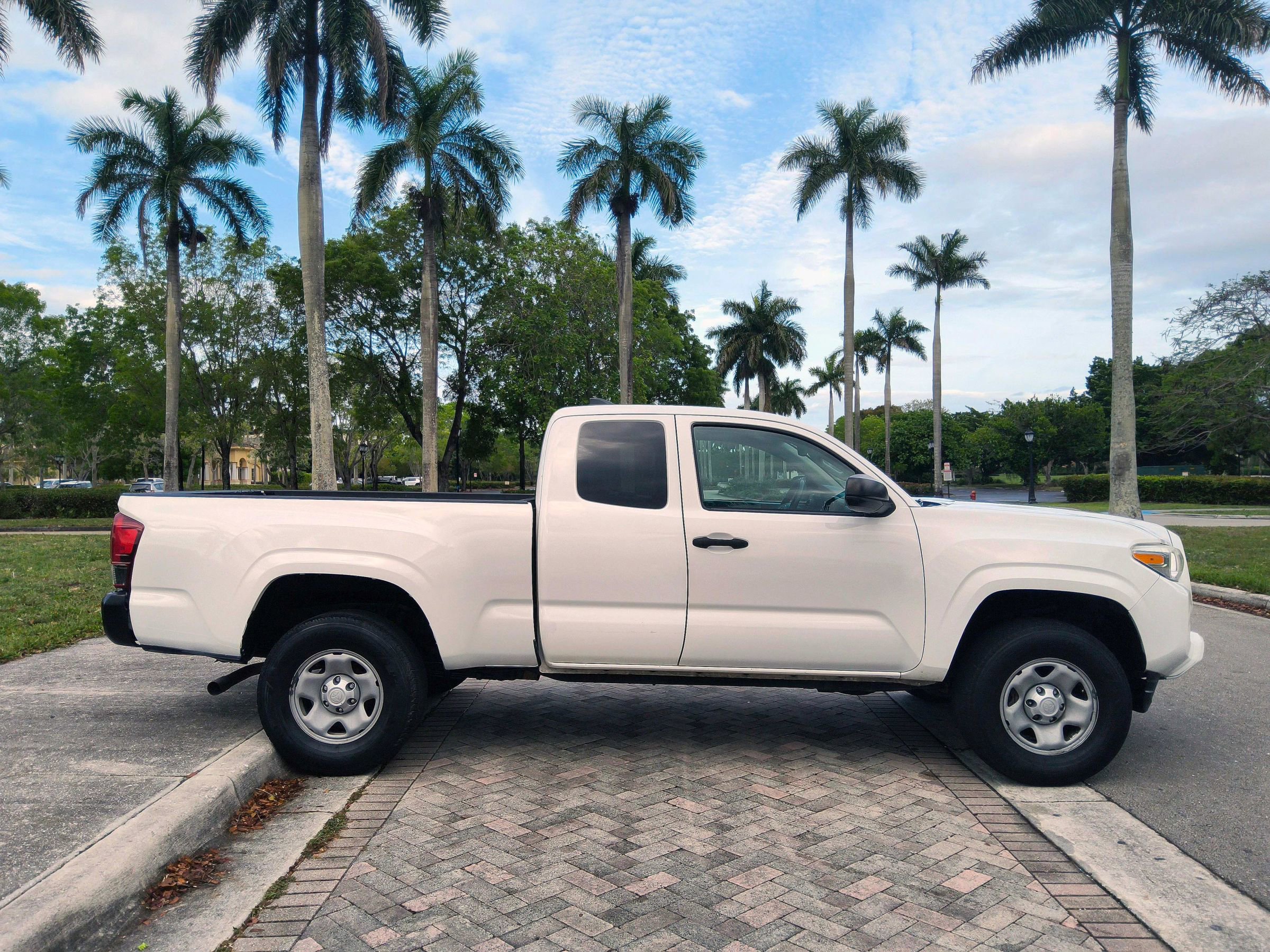 Used 2019 Toyota Tacoma SR RWD image 8