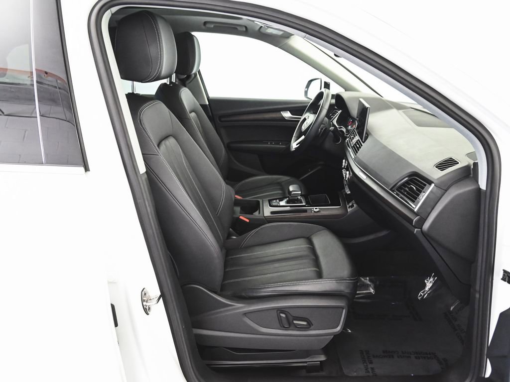 Used 2023 Audi Q5 2.0T Premium w/ Convenience Package image 32