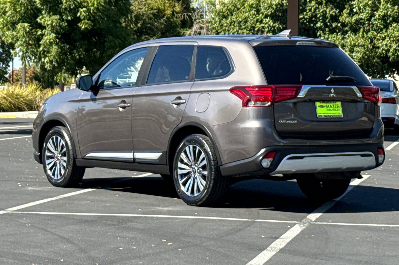 Used 2020 Mitsubishi Outlander ES FWD image 3