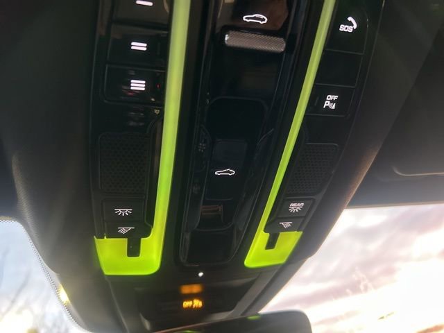 Used 2020 Porsche Cayenne image 32