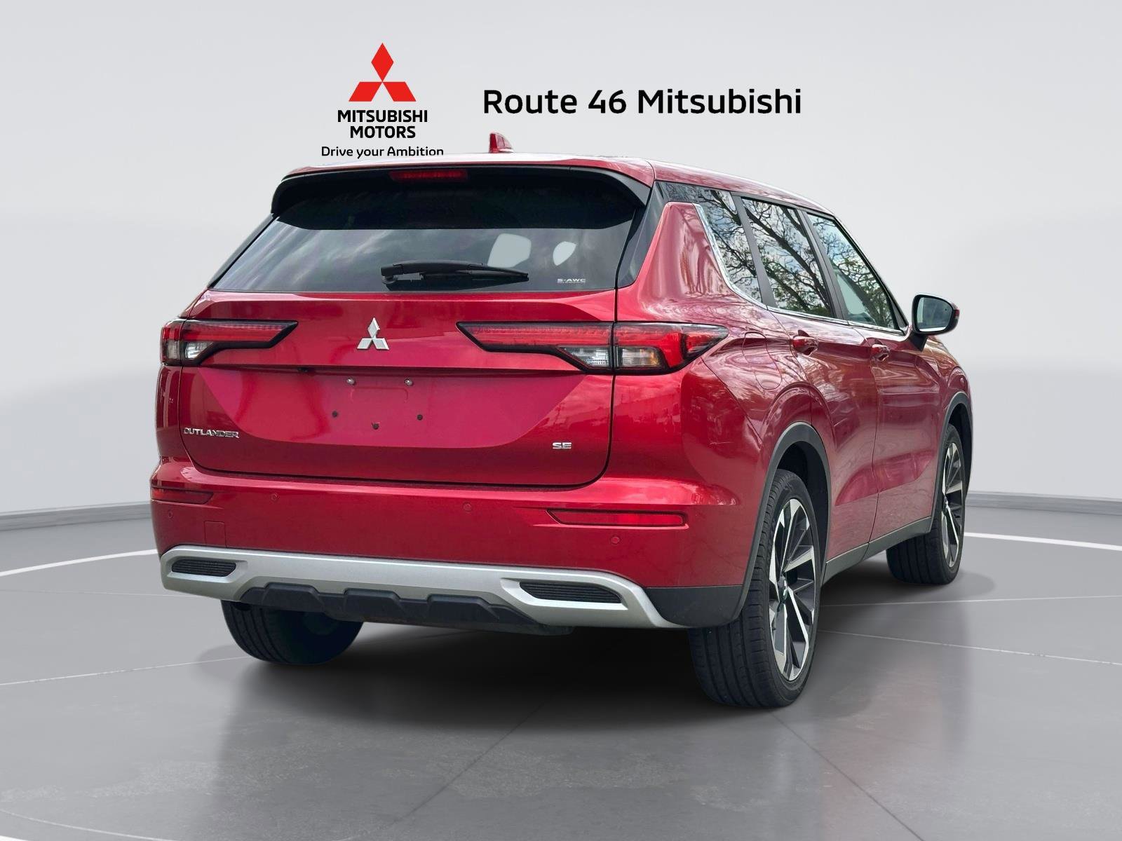 Used 2024 Mitsubishi Outlander SE AWD/4WD image 4