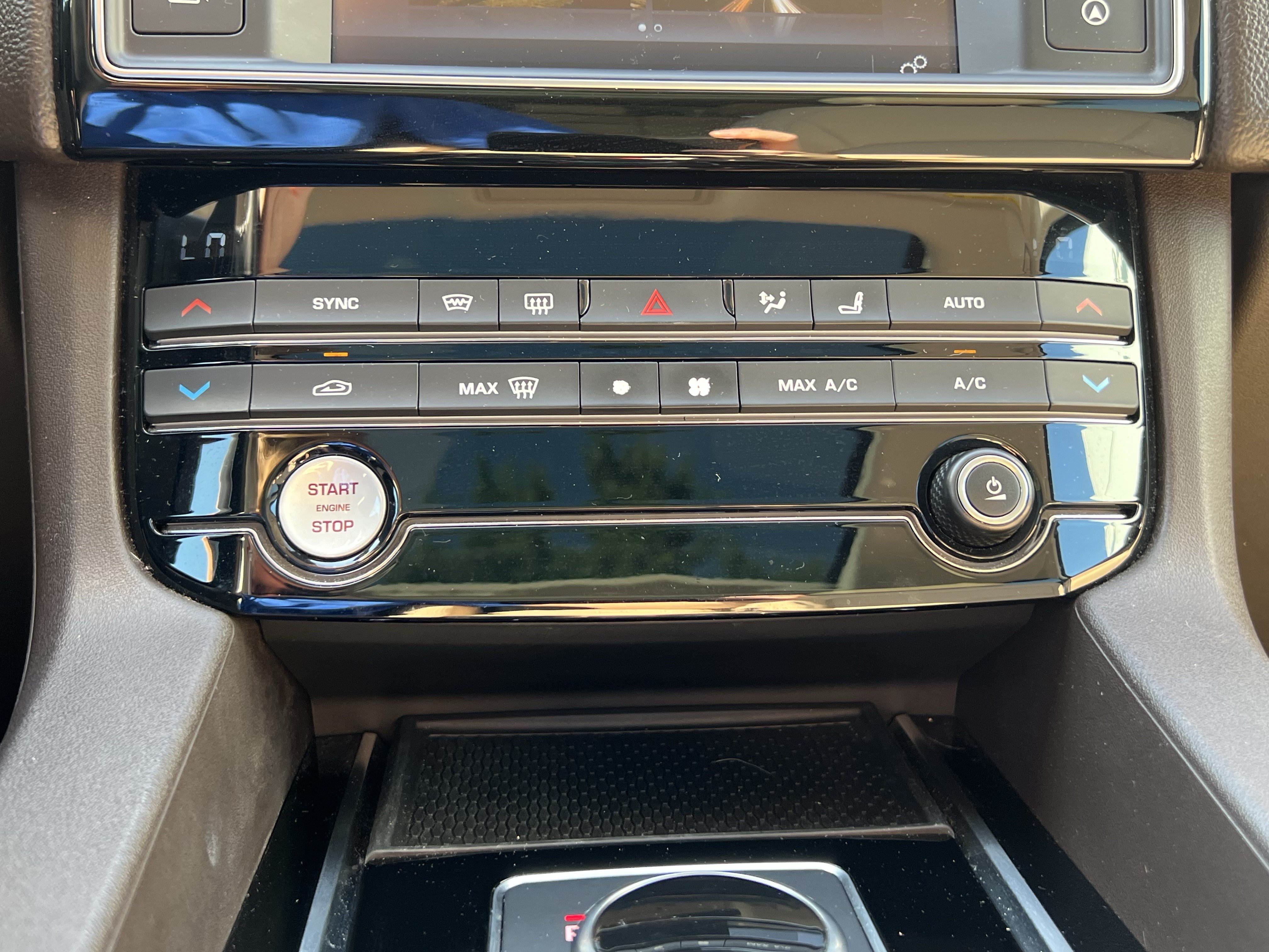 Used 2018 Jaguar F-PACE Prestige AWD/4WD image 30