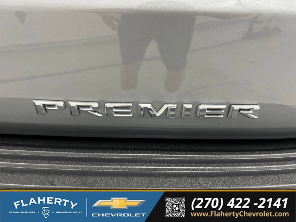 Used 2026 Chevrolet Suburban Premier AWD/4WD image 18