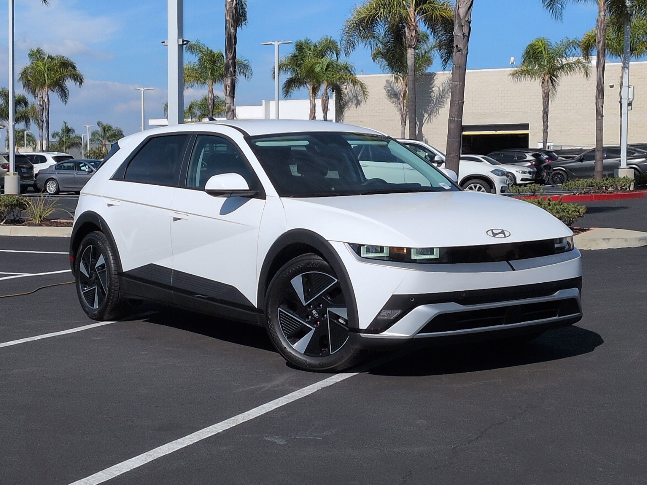 Used 2025 Hyundai Ioniq 5 SE image 2