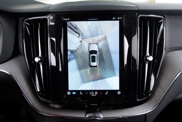 Used 2025 Volvo XC60 B5 Plus image 15