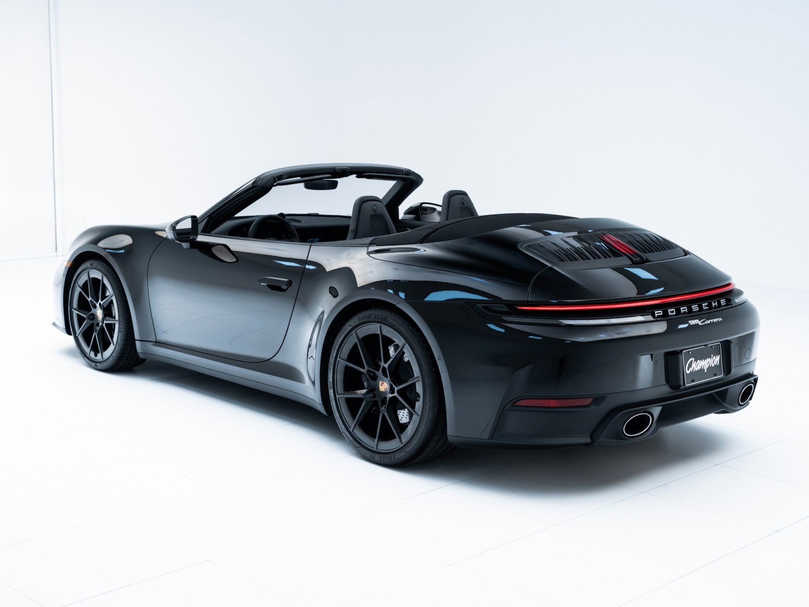 Certified 2025 Porsche 911 Carrera image 3