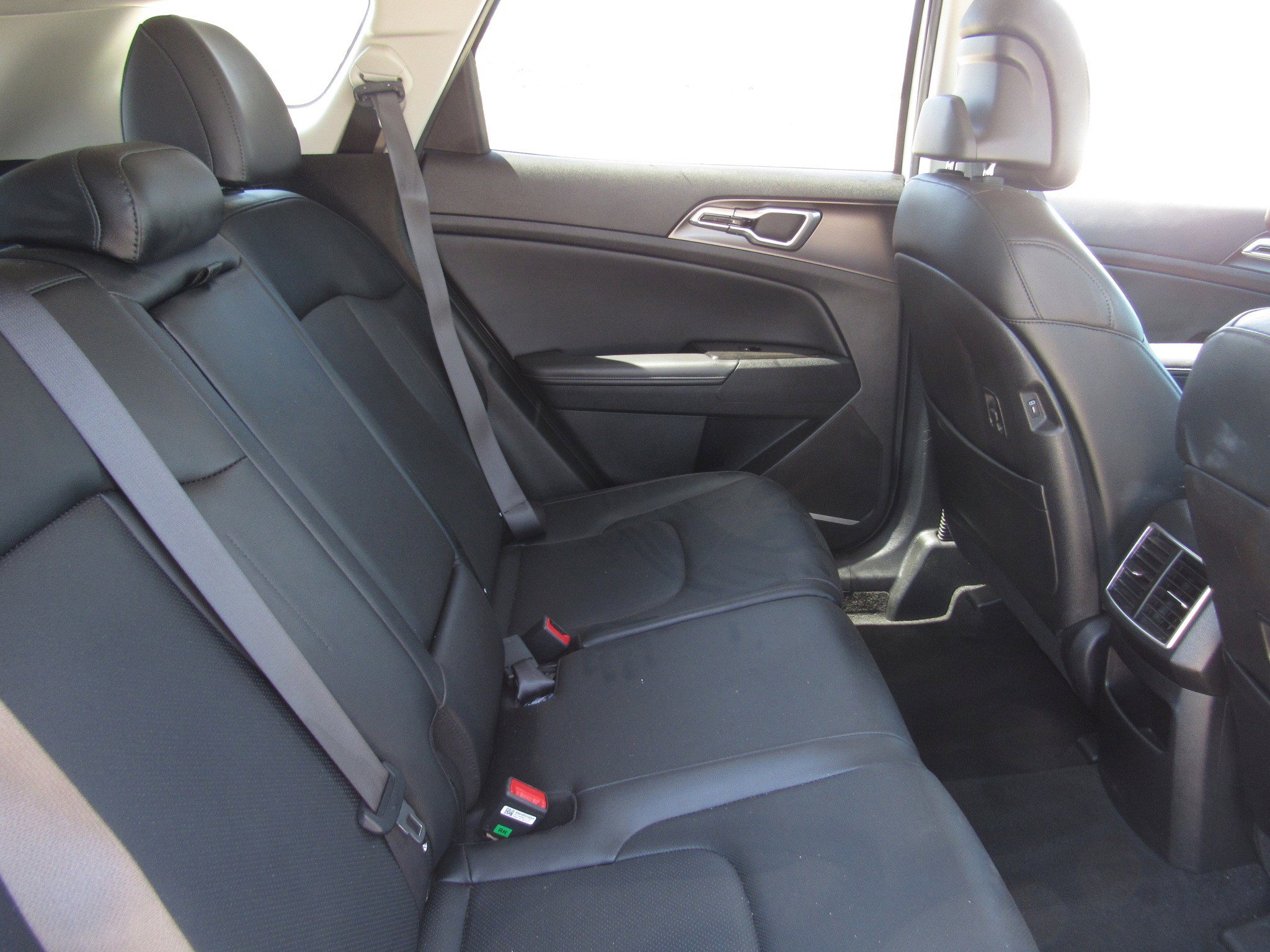 Used 2023 Kia Sportage EX image 11