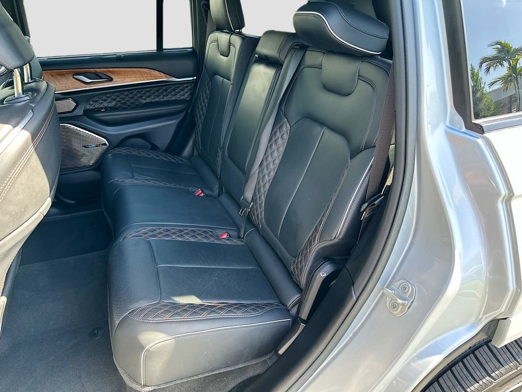 Used 2023 Jeep Grand Cherokee Summit image 33