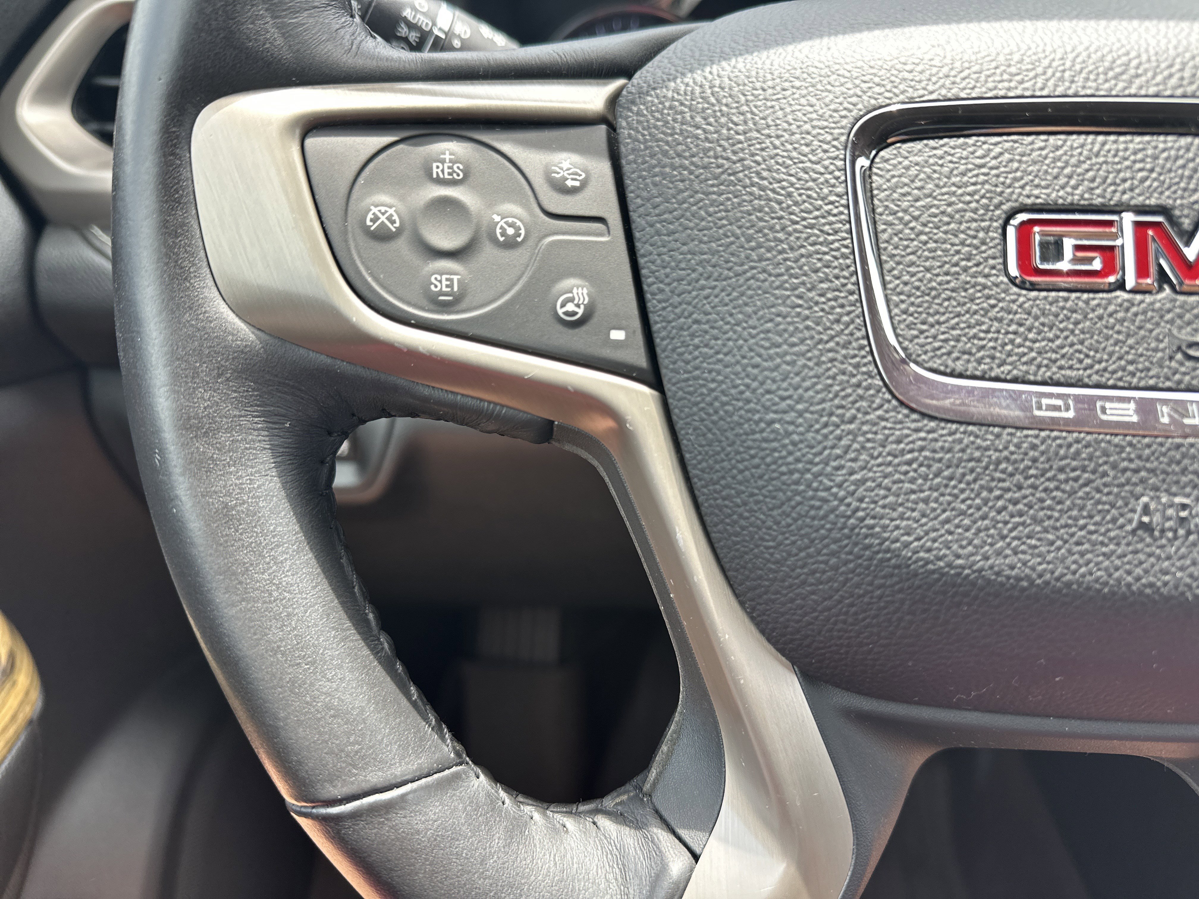 Used 2017 GMC Acadia Denali AWD/4WD image 19