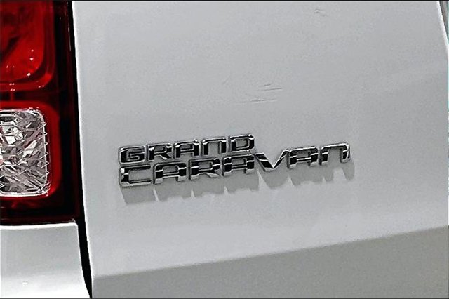 Used 2019 Dodge Grand Caravan SE w/ UConnect Hands-Free Group image 41