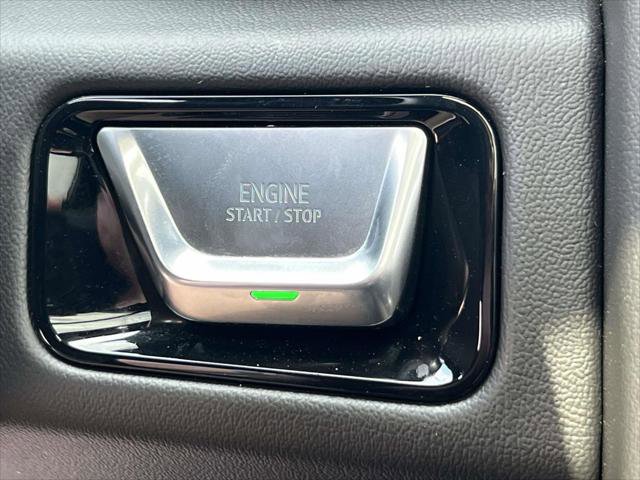 Used 2025 GMC Yukon XL Denali w/ Sun & Power Step Package image 30