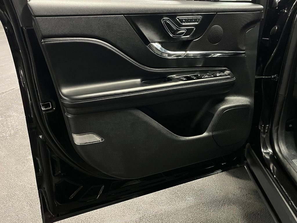Used 2023 Lincoln Corsair FWD image 16
